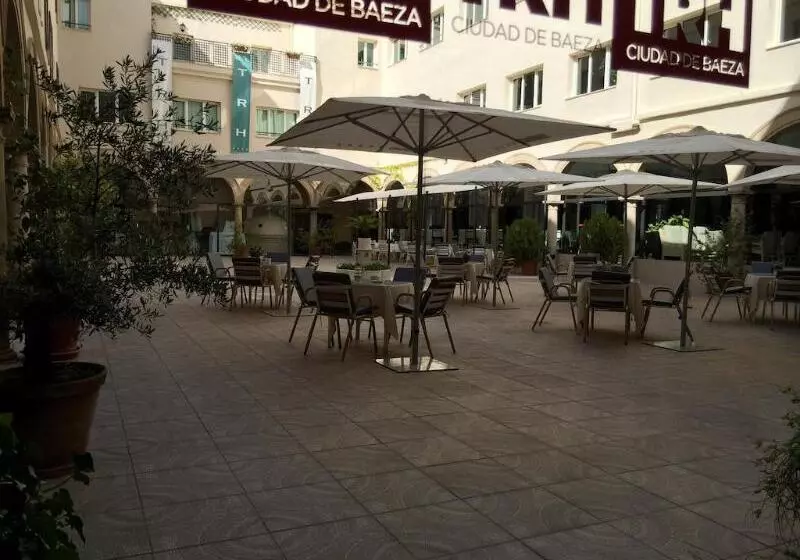 Hotelli Trh Ciudad De Baeza