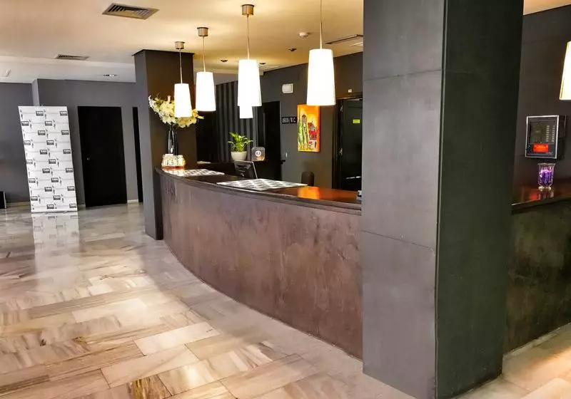 Hotelli Trh Ciudad De Baeza