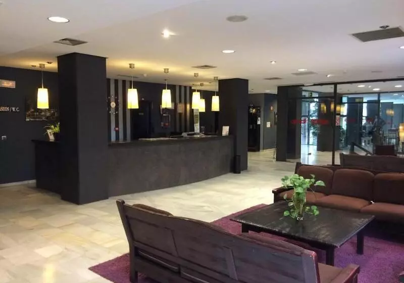 Hotelli Trh Ciudad De Baeza