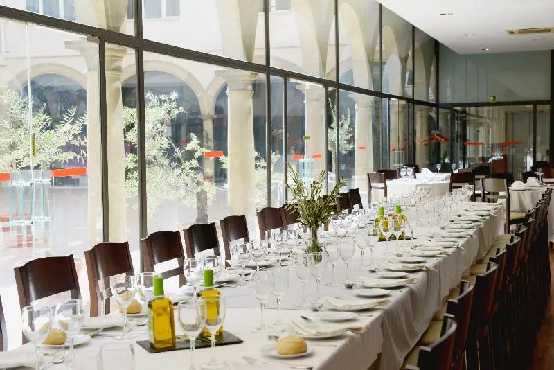 Hotelli Trh Ciudad De Baeza