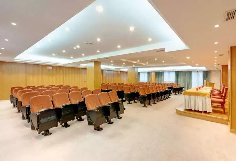 ホテル Vigo Los Galeones Affiliated by Meliá