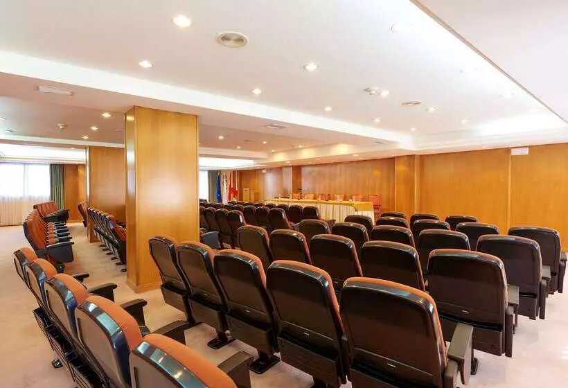 ホテル Vigo Los Galeones Affiliated by Meliá