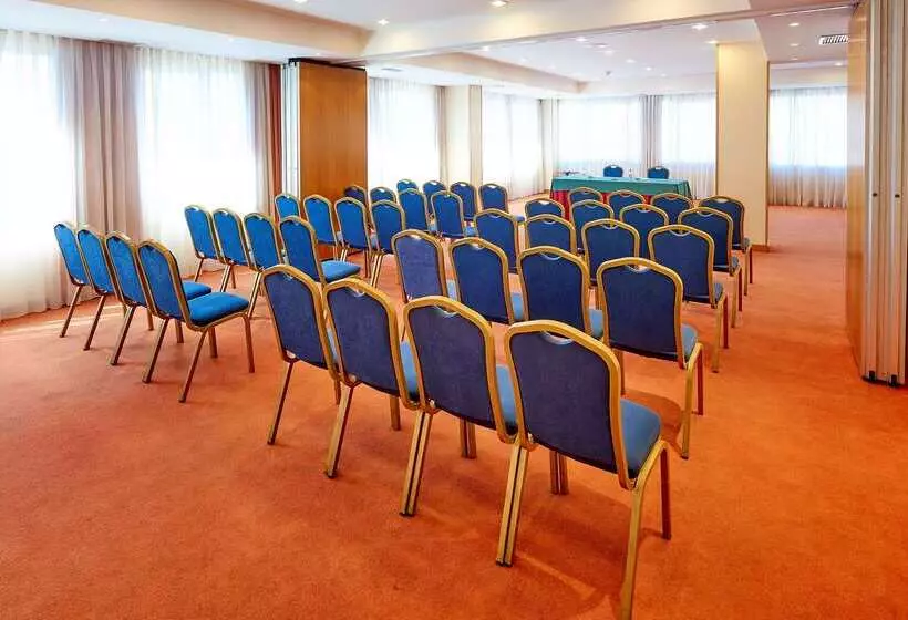 ホテル Vigo Los Galeones Affiliated by Meliá