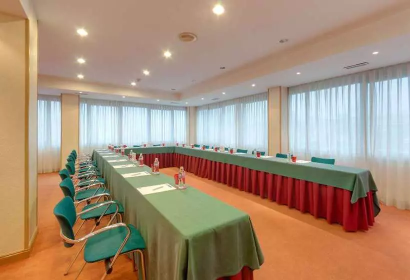 ホテル Vigo Los Galeones Affiliated by Meliá