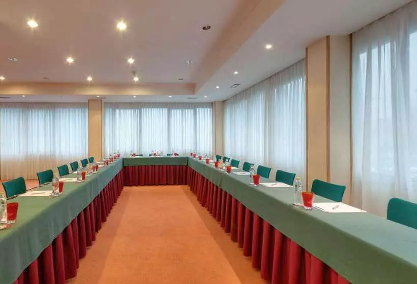 ホテル Vigo Los Galeones Affiliated by Meliá