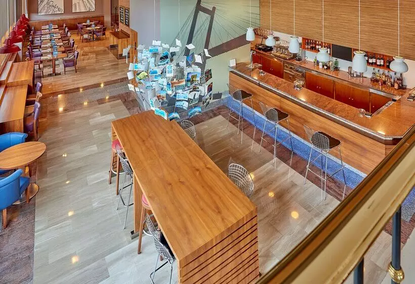 ホテル Vigo Los Galeones Affiliated by Meliá