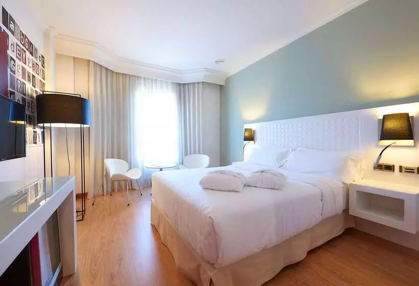 ホテル Vigo Los Galeones Affiliated by Meliá