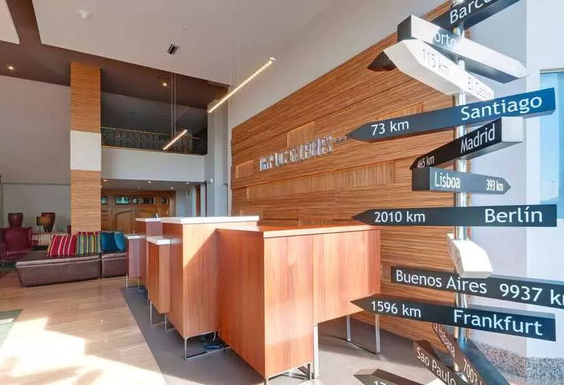 ホテル Vigo Los Galeones Affiliated by Meliá