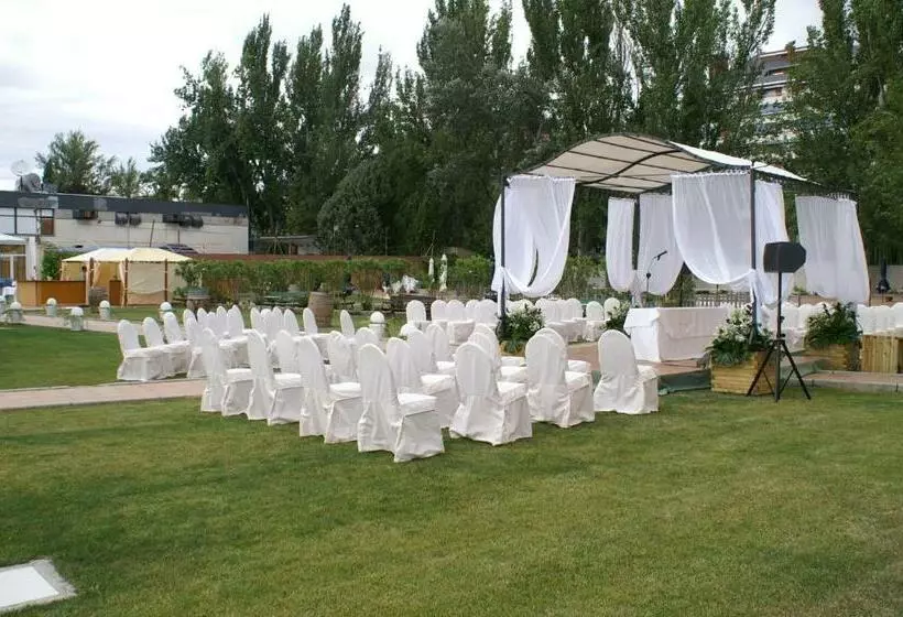 هتل Rey Sancho Palencia