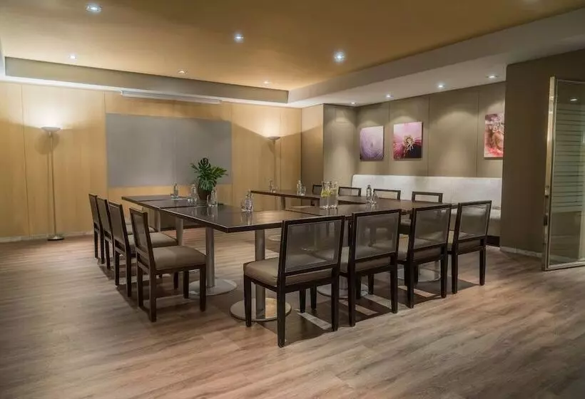 Ac Hotel Ciudad De Sevilla By Marriott