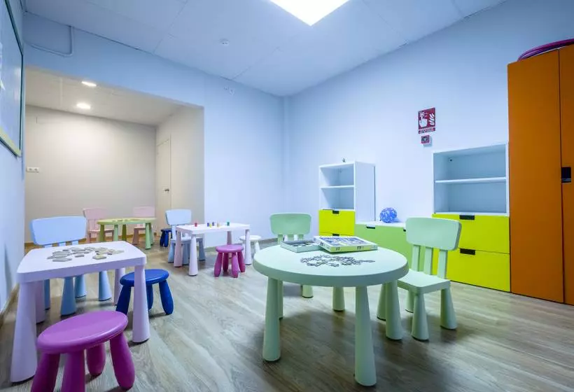 Отель California Garden