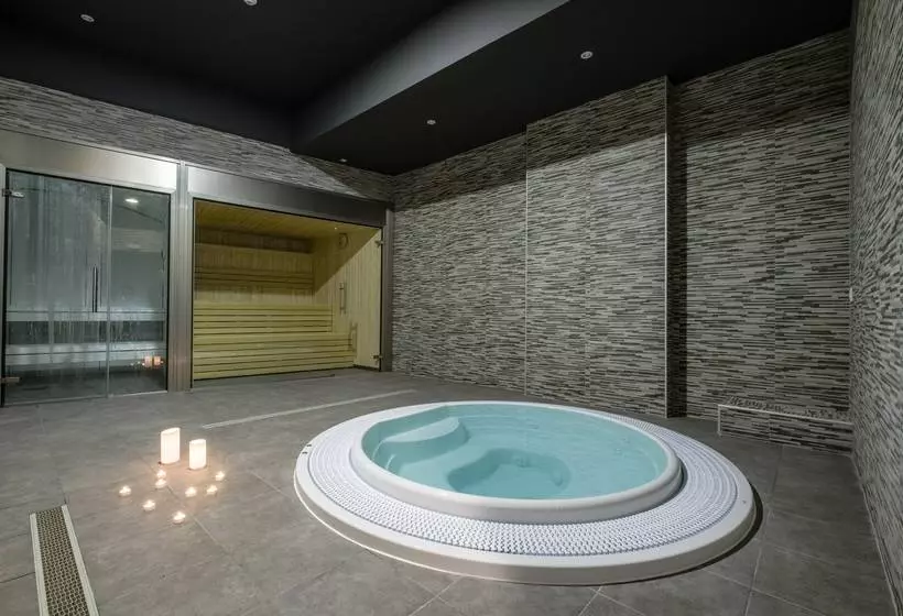 Отель California Garden