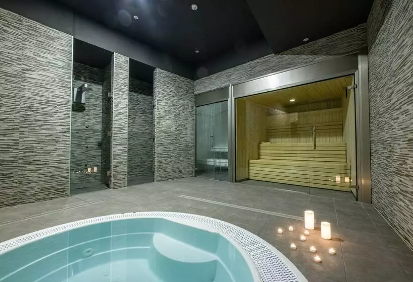 Отель California Garden