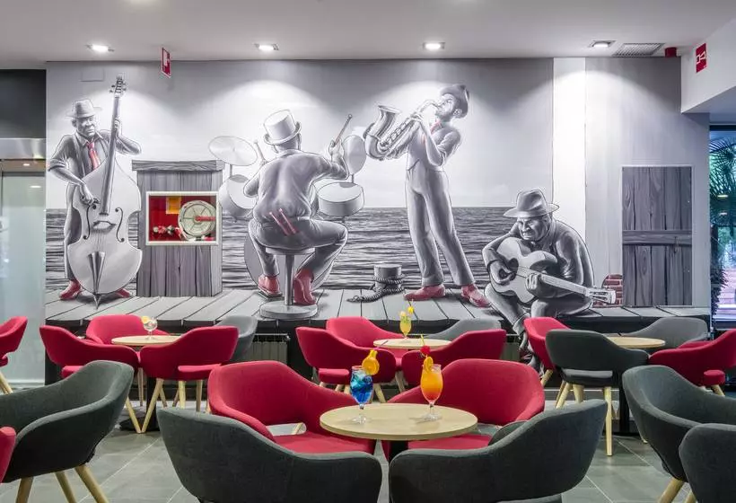 Отель California Garden