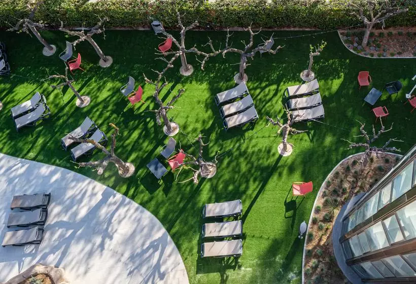 Отель California Garden