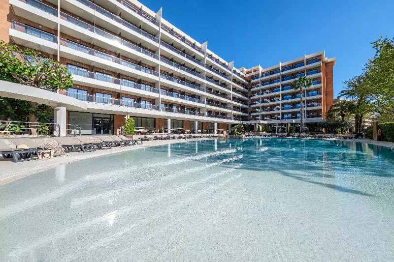 Отель California Garden