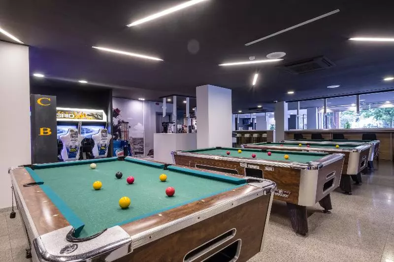 Отель California Garden