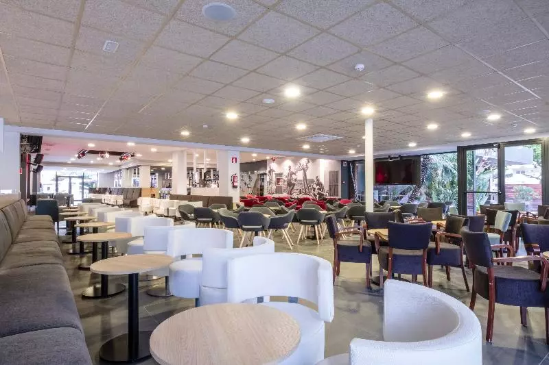 Отель California Garden