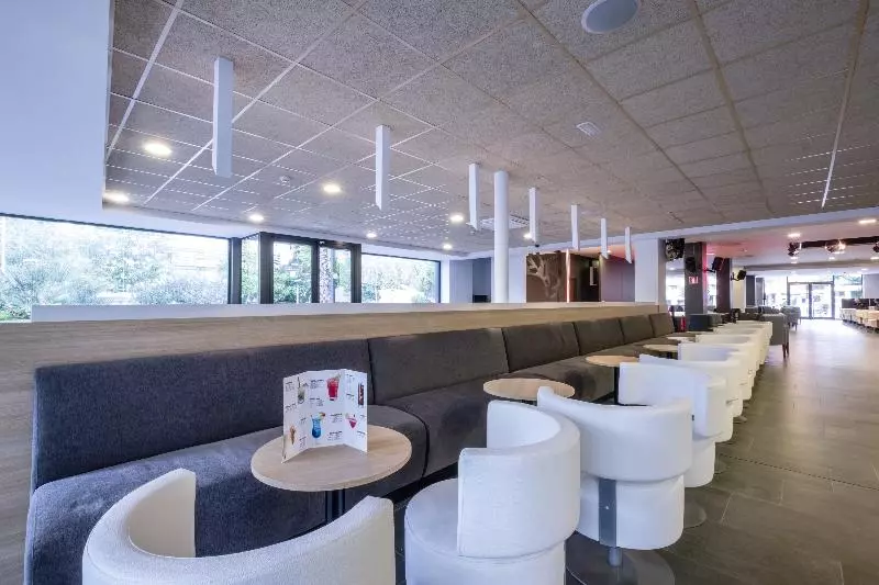 Отель California Garden