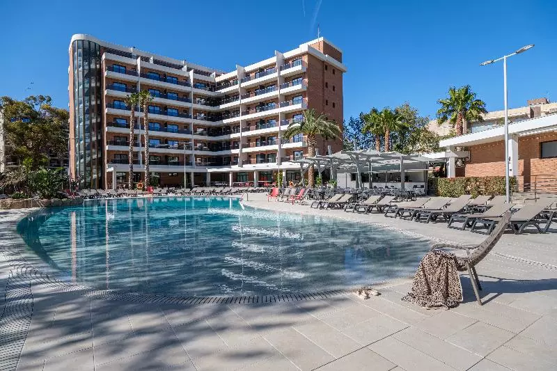 Отель California Garden