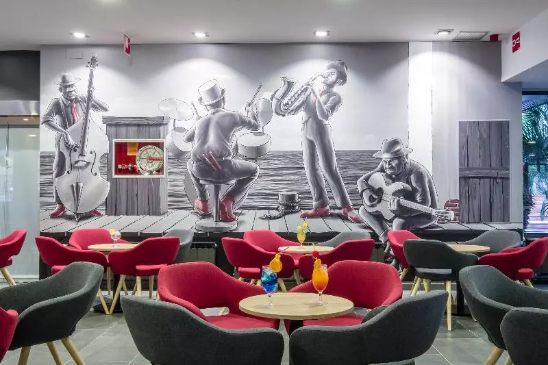 Отель California Garden