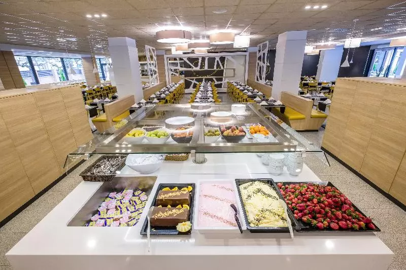 Отель California Garden