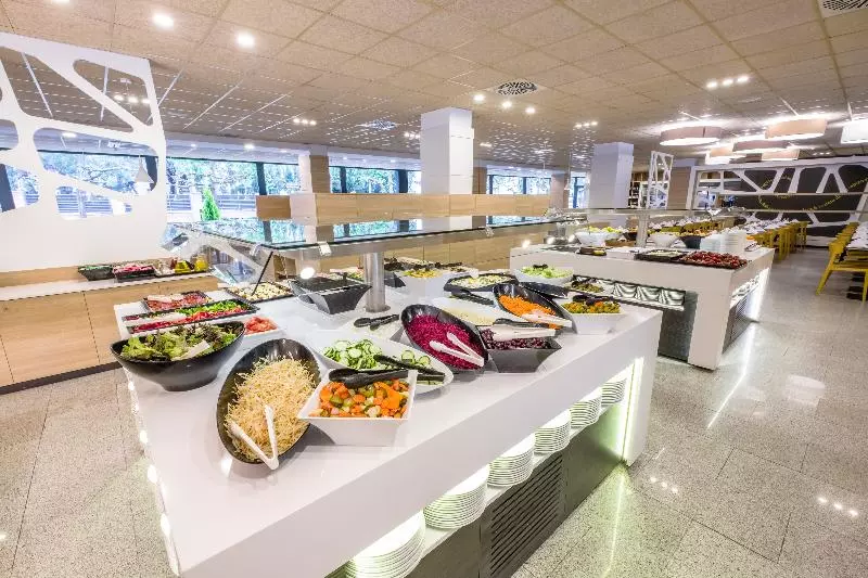 Отель California Garden