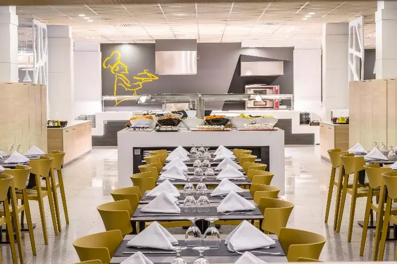 Отель California Garden