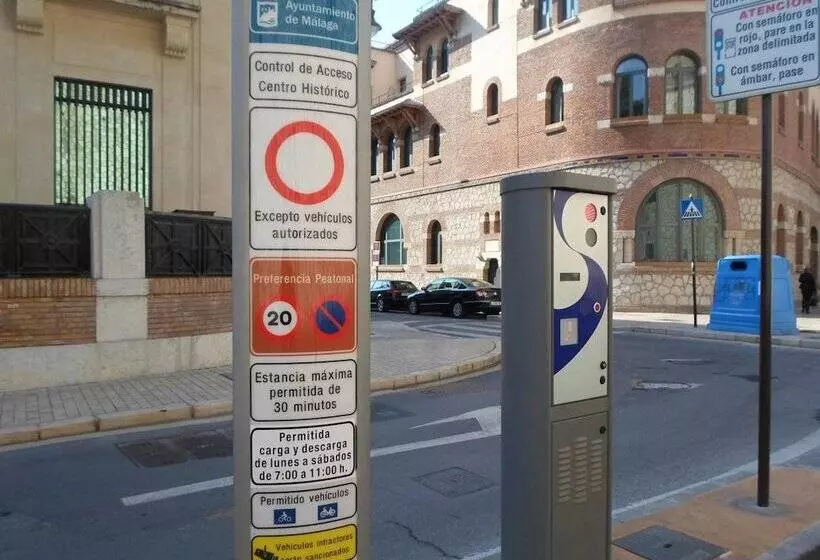 هتل Carlos V Malaga