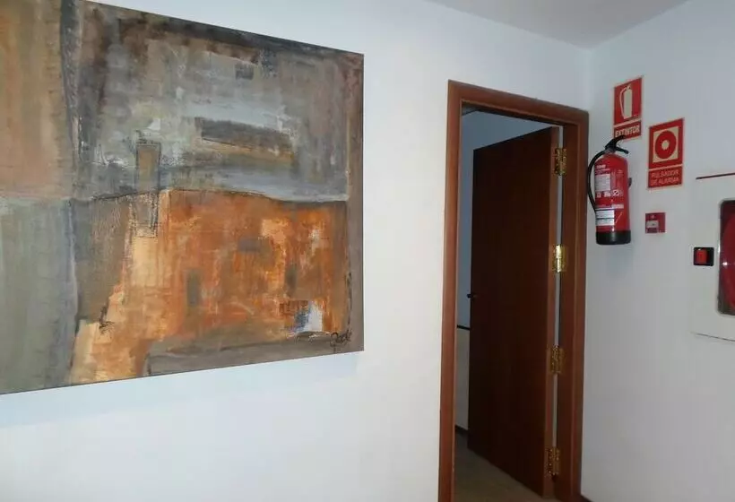 هتل Carlos V Malaga