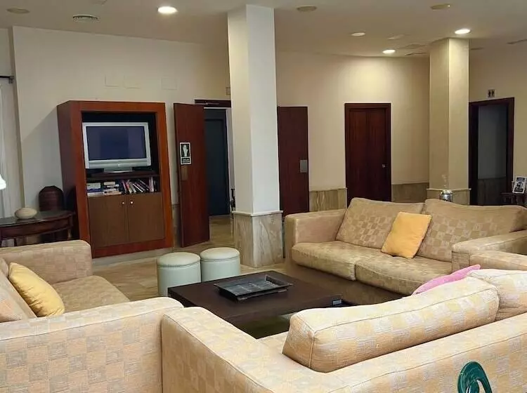 هتل Carlos V Malaga