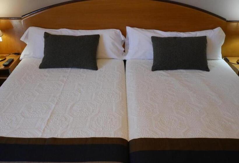 هتل Escuela San Cristobal