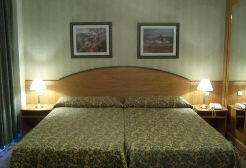 هتل Escuela San Cristobal