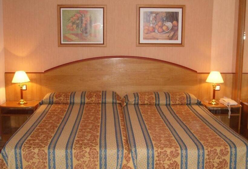 هتل Escuela San Cristobal