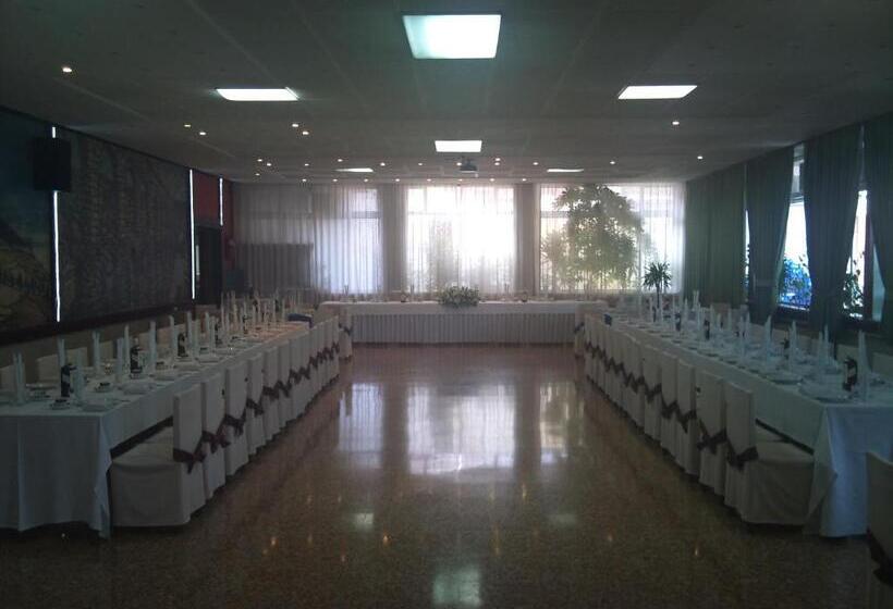 هتل Escuela San Cristobal