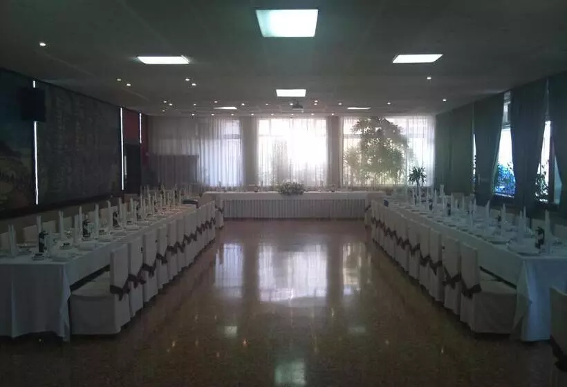 酒店 Escuela San Cristobal