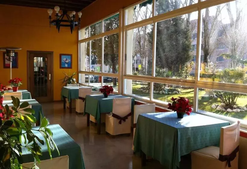 酒店 Escuela San Cristobal