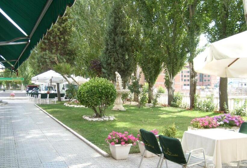 هتل Escuela San Cristobal