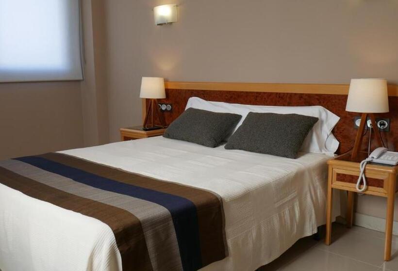 هتل Escuela San Cristobal