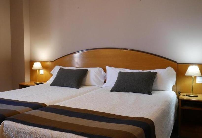 هتل Escuela San Cristobal