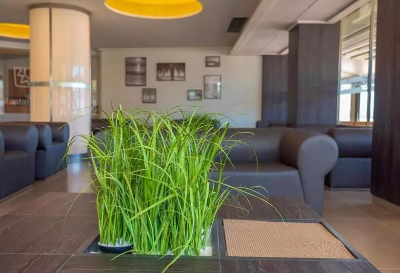 ホテル Golden Donaire Beach