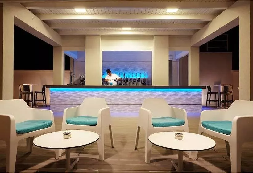 Отель Las Arenas, Affiliated by Melia