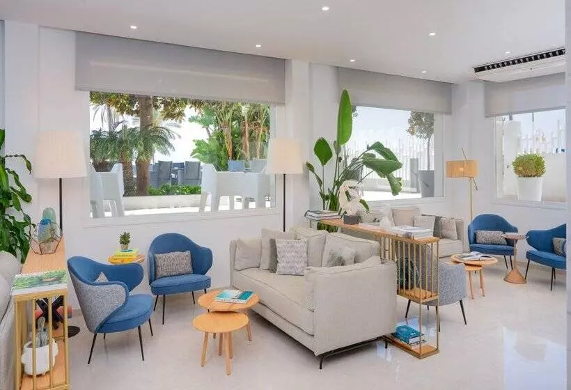 Отель Las Arenas, Affiliated by Melia