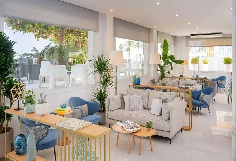 Отель Las Arenas, Affiliated by Melia