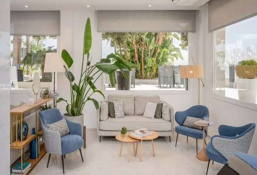 Отель Las Arenas, Affiliated by Melia