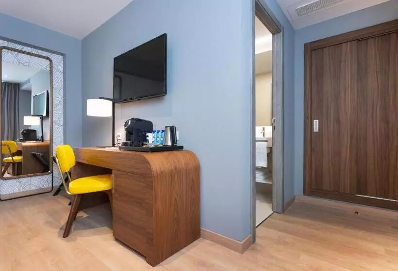 Hotel Lima   Adults Recommended