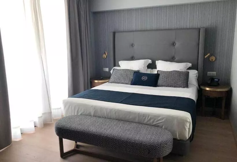 Hotel Lima   Adults Recommended