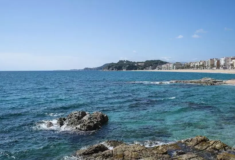 هتل Lloret Santa Rosa By Pierre & Vacances