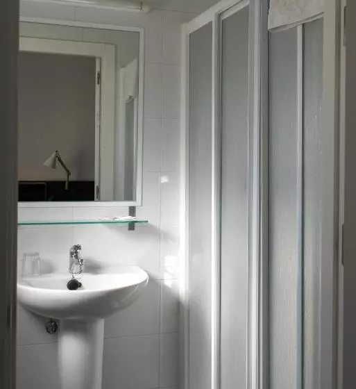 هتل Madrid De Sevilla