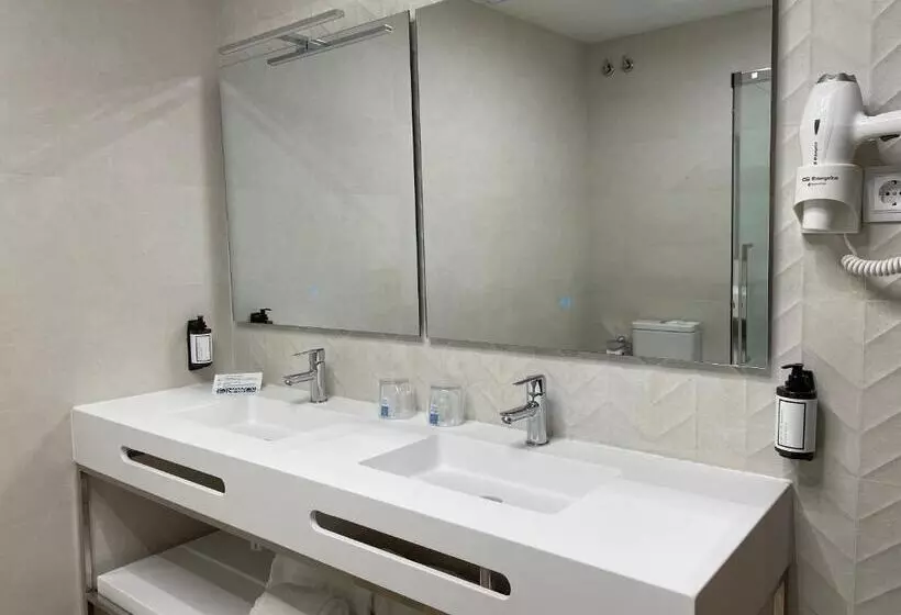 هتل Maria Cristina